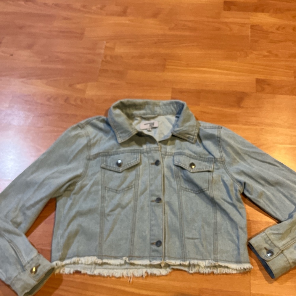 Classic Blue Denim Jacket with Frayed Hem